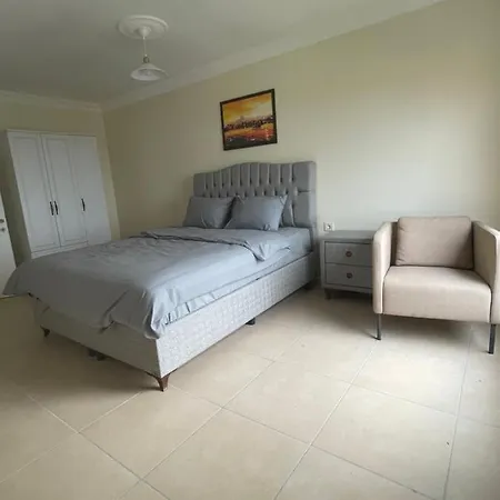 Sultan Villa, Merkez Mahallesi Dogu Sirti Caddesi Sultan Sitesi H-2 Villa Kadikoy (Yalova)