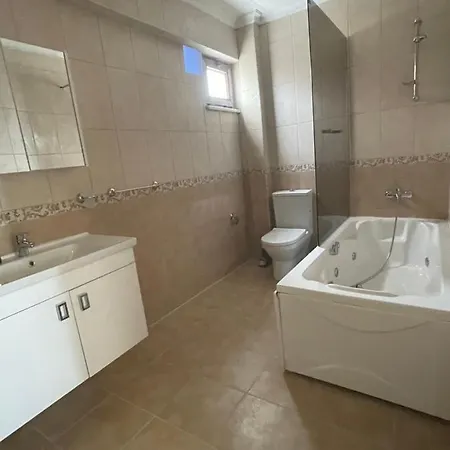 Villa Sultan Villa, Merkez Mahallesi Dogu Sirti Caddesi Sultan Sitesi H-2 *