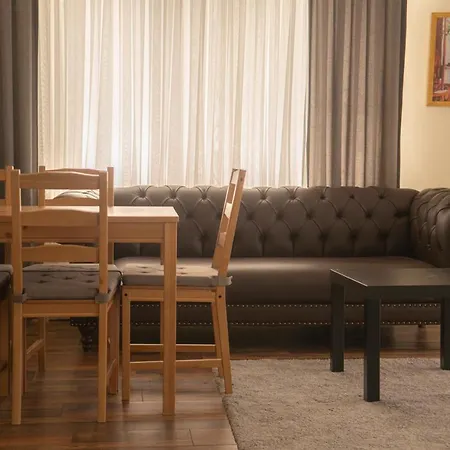 Sultan Villa, Merkez Mahallesi Dogu Sirti Caddesi Sultan Sitesi H-2 Villa