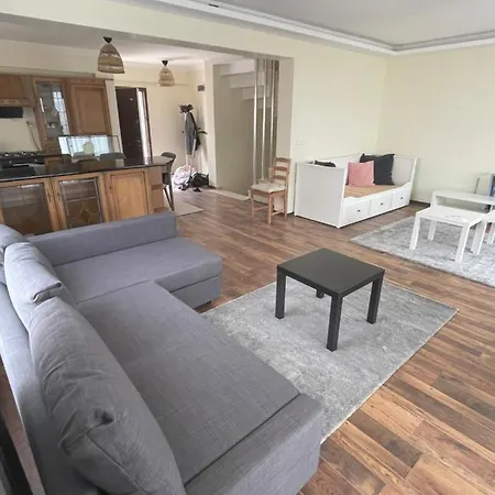 Sultan Villa, Merkez Mahallesi Dogu Sirti Caddesi Sultan Sitesi H-2 *