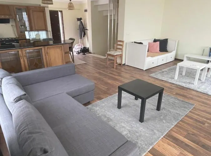 Sultan Villa, Merkez Mahallesi Dogu Sirti Caddesi Sultan Sitesi H-2 *