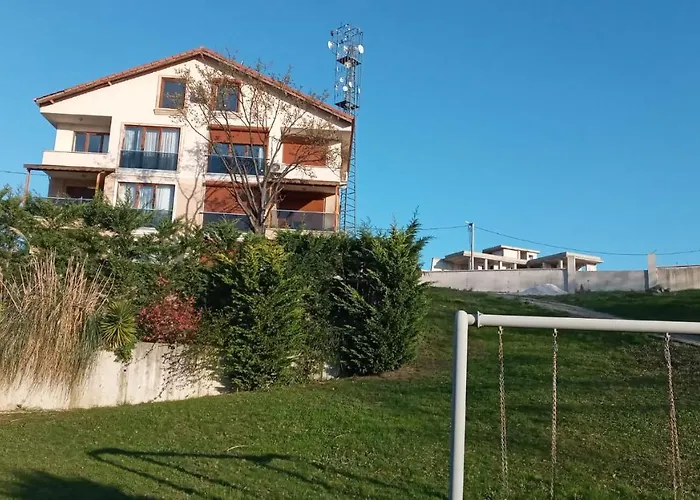 Sultan Villa, Merkez Mahallesi Dogu Sirti Caddesi Sultan Sitesi H-2